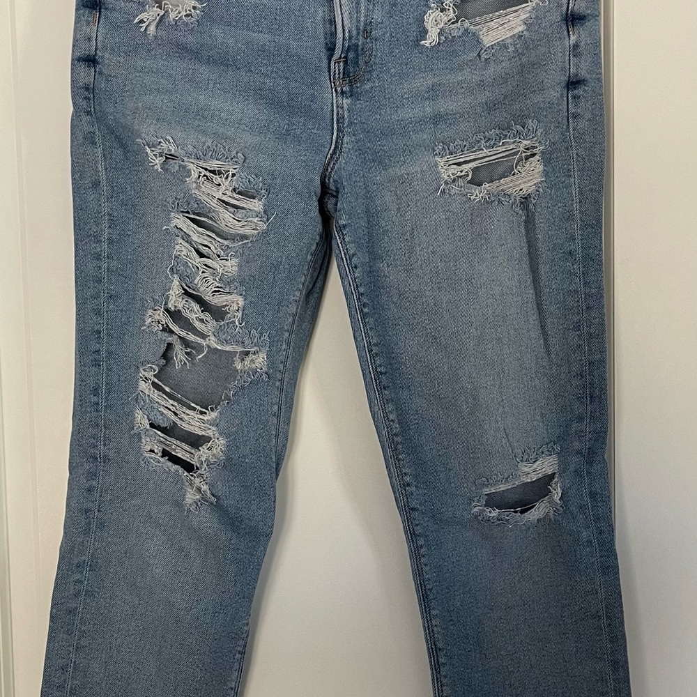 American Eagle Mom Jean - Blue + Distressed